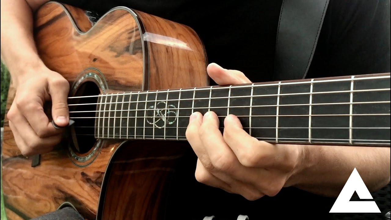 Cách cầm đàn Guitar
